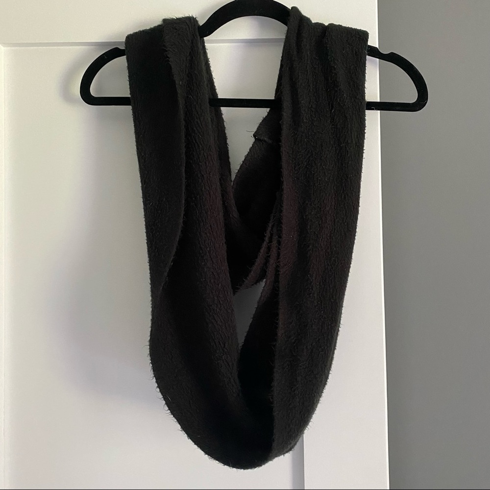 Cejon Infinity Scarf Black
